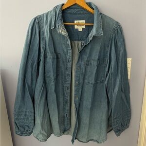 🦋American Eagle denim shirt🦋